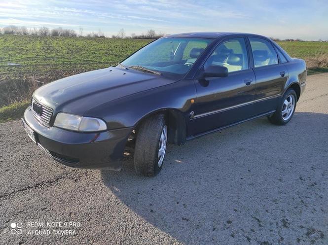 audi a4 1.6benz-plin