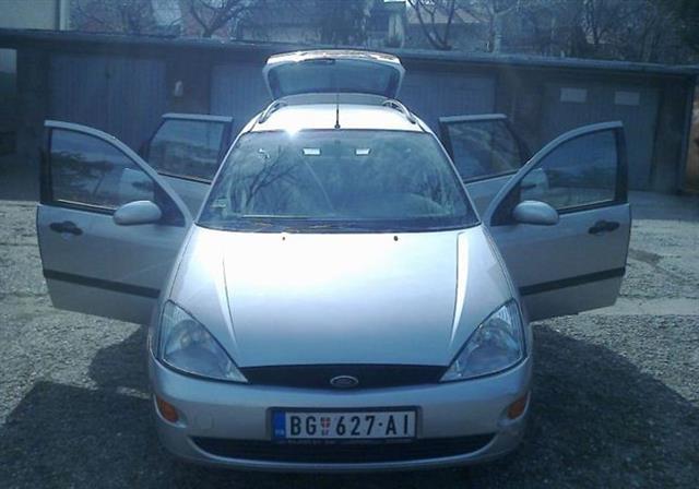 Ford-Focus-TDDi--01