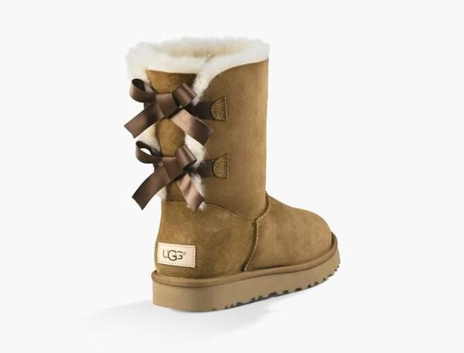 UGG Cizme