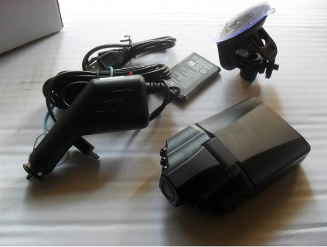 HD DVR auto kamera 2.5" TFT	