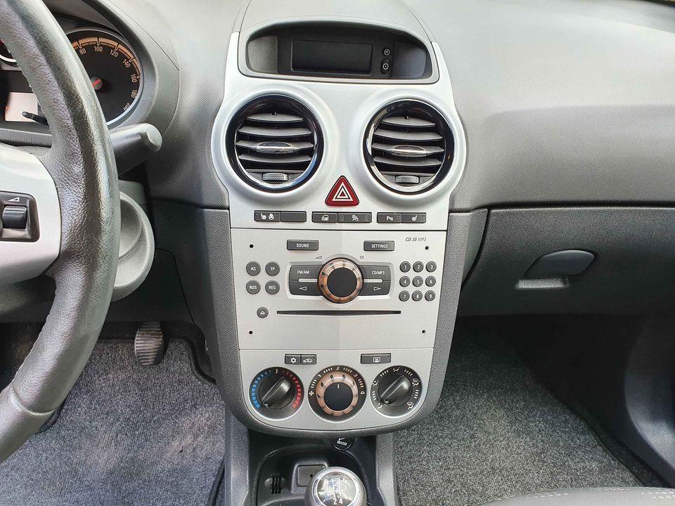 Opel-Corsa-2011