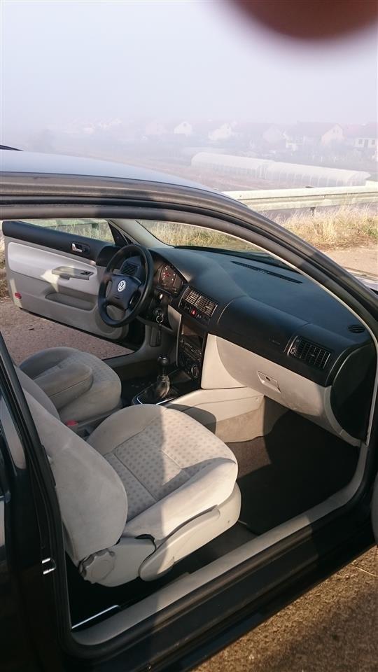 VW-Golf-4--01