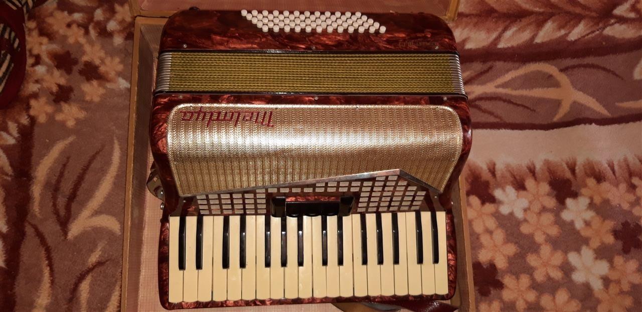 Harmonika-melodija--slovenačka--kao-nova