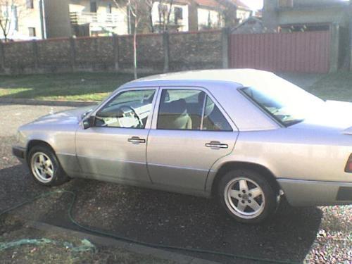 Mercedes-Benz-124-200-E--90