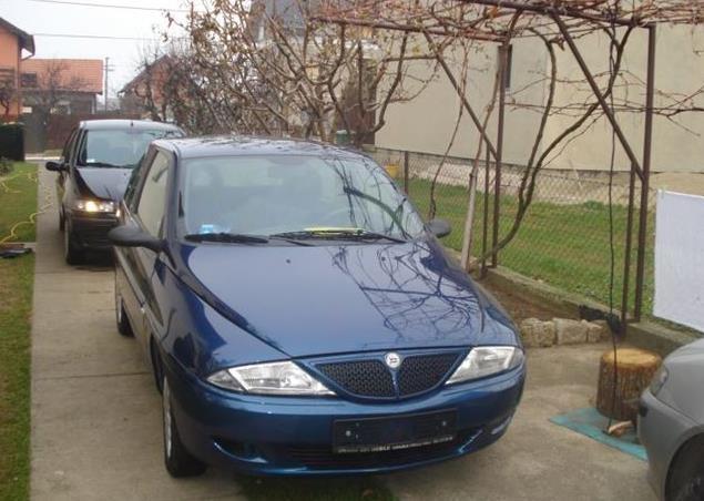 Lancia-Ypsilon-1-2--02