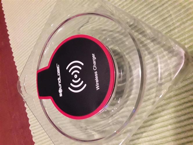 Wireless punjac za telefon