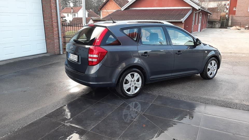 Auto-Kia-ceed