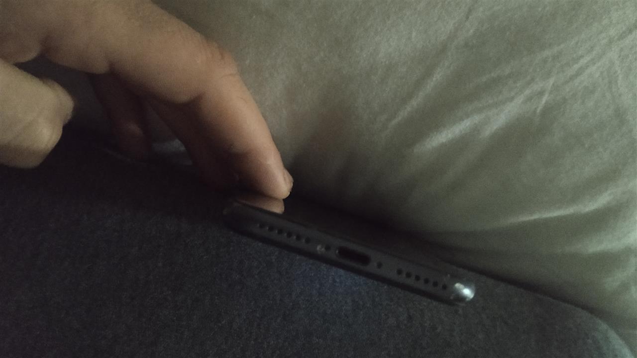 Prodajem-Iphone-8