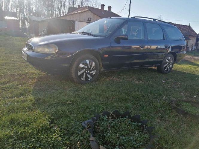Ford mondeo