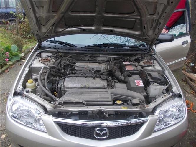 mazda 323f  1.3 benzinac 