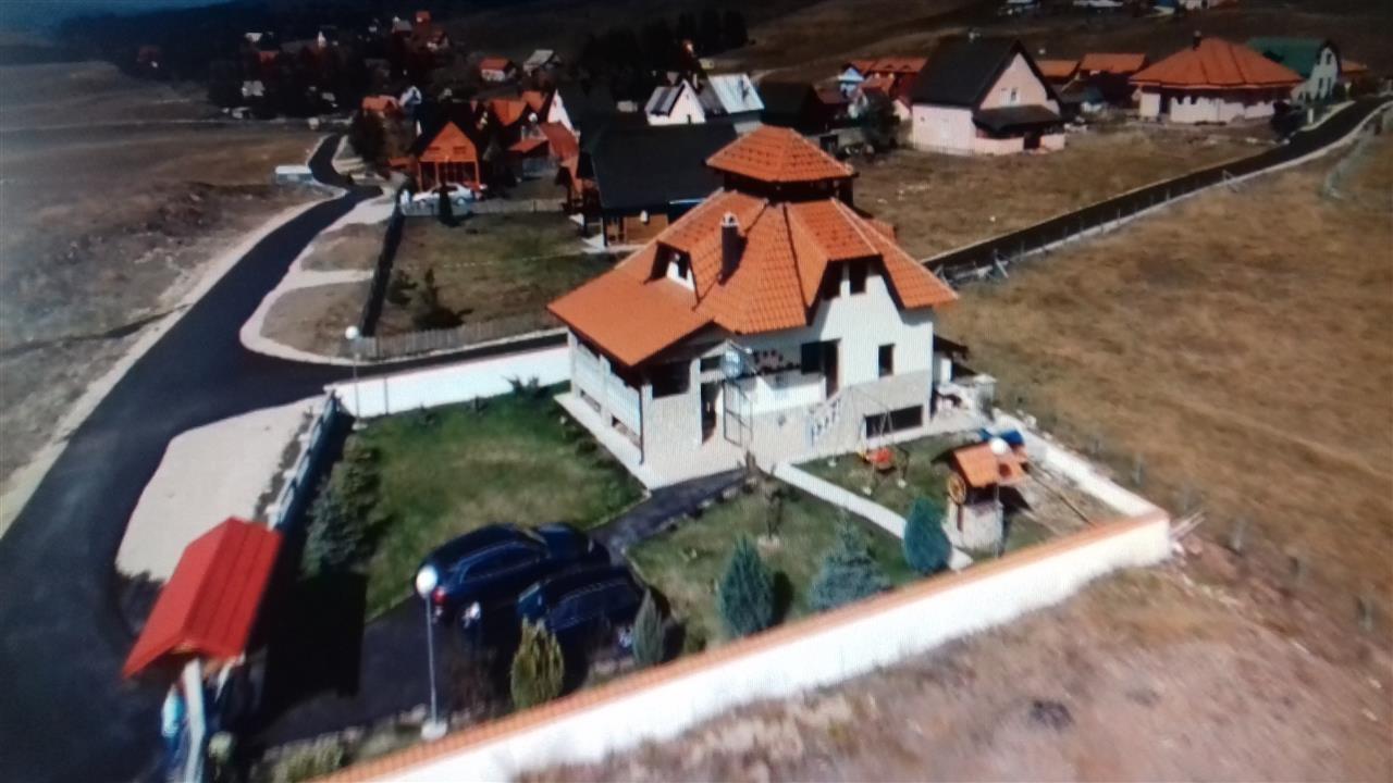Vila-CIGOTA-4-zvedice