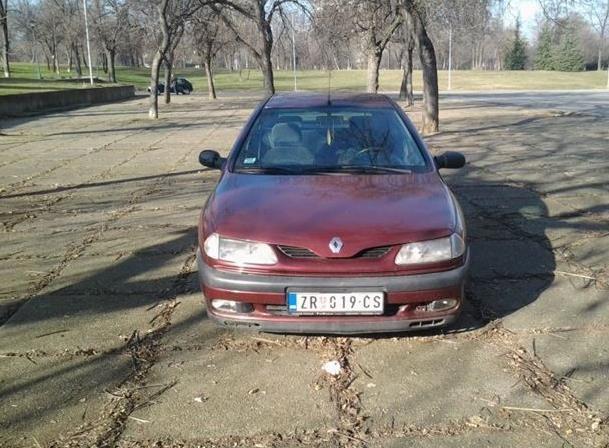 Renault-Laguna-1-8--95