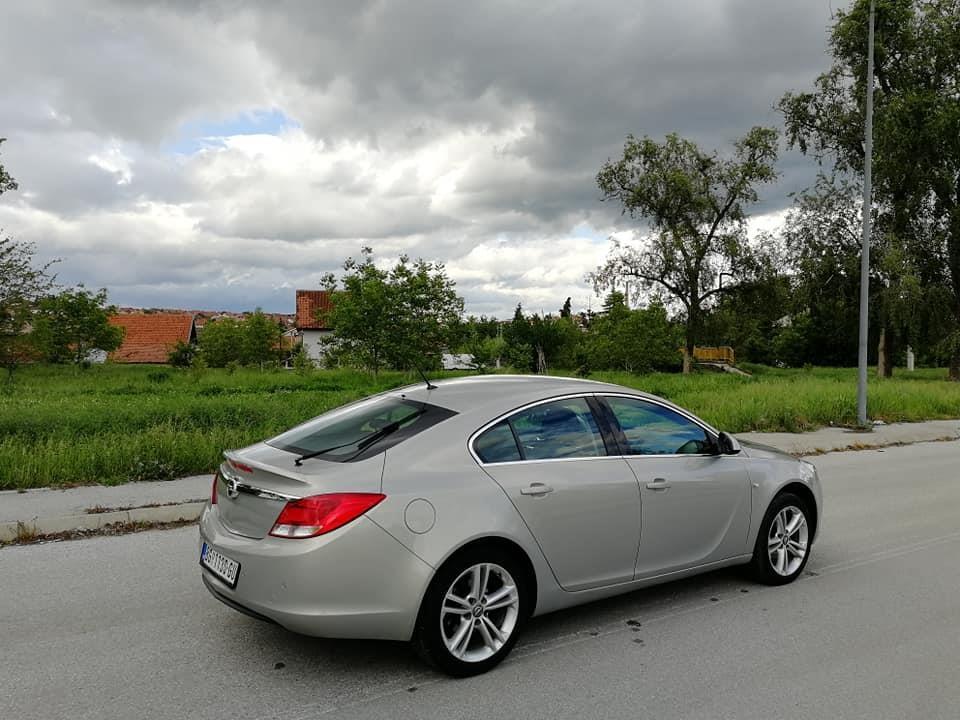 Opel-Insignia-2-0cdti-2010-g-COSMO