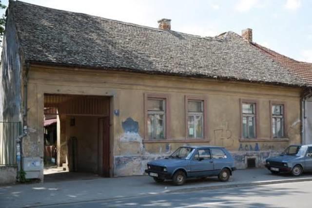 Uknjižena-kuća-u-Novom-Sadu