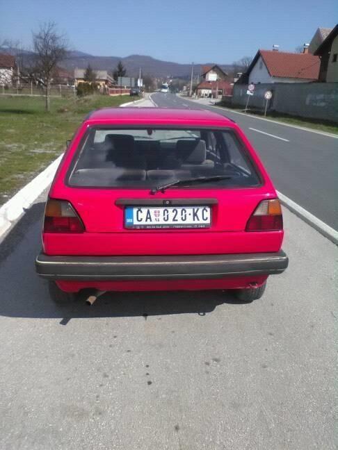 VW-Golf--86