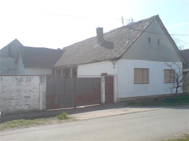 Porodicna kuca 200m2 u Backom Gracacu