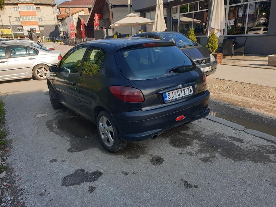 Pežo-206