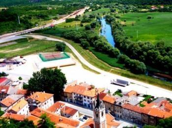 Kuca 225 m2 u Knin – Centar