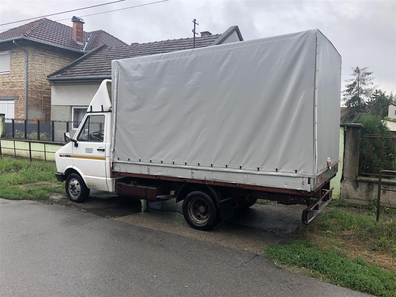 Transport-robe-i-selidbe-