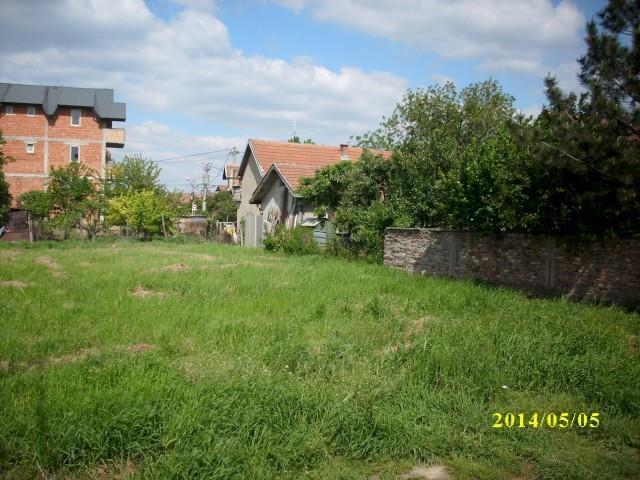 Gradjevinski plac 500m2 Borca