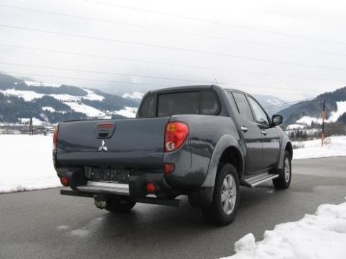 Mitsubishi-L200--08