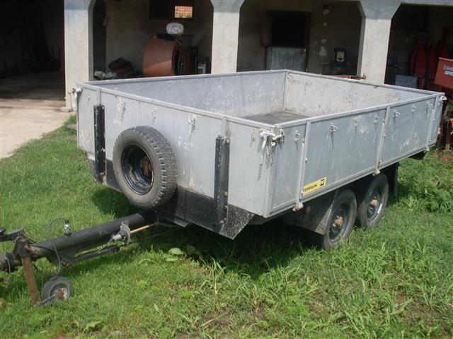 Prikolica-so-dve-osovini