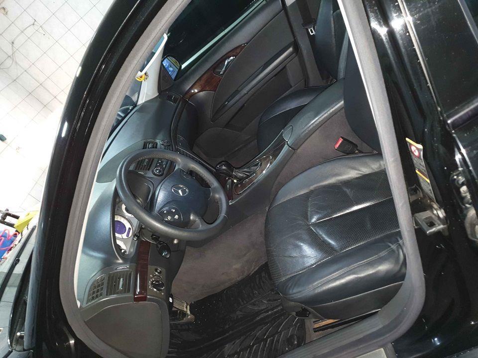 MERCEDES-E200