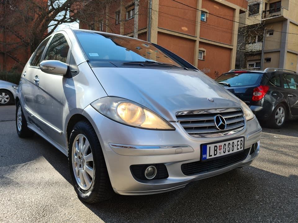 AUTOMOBIL