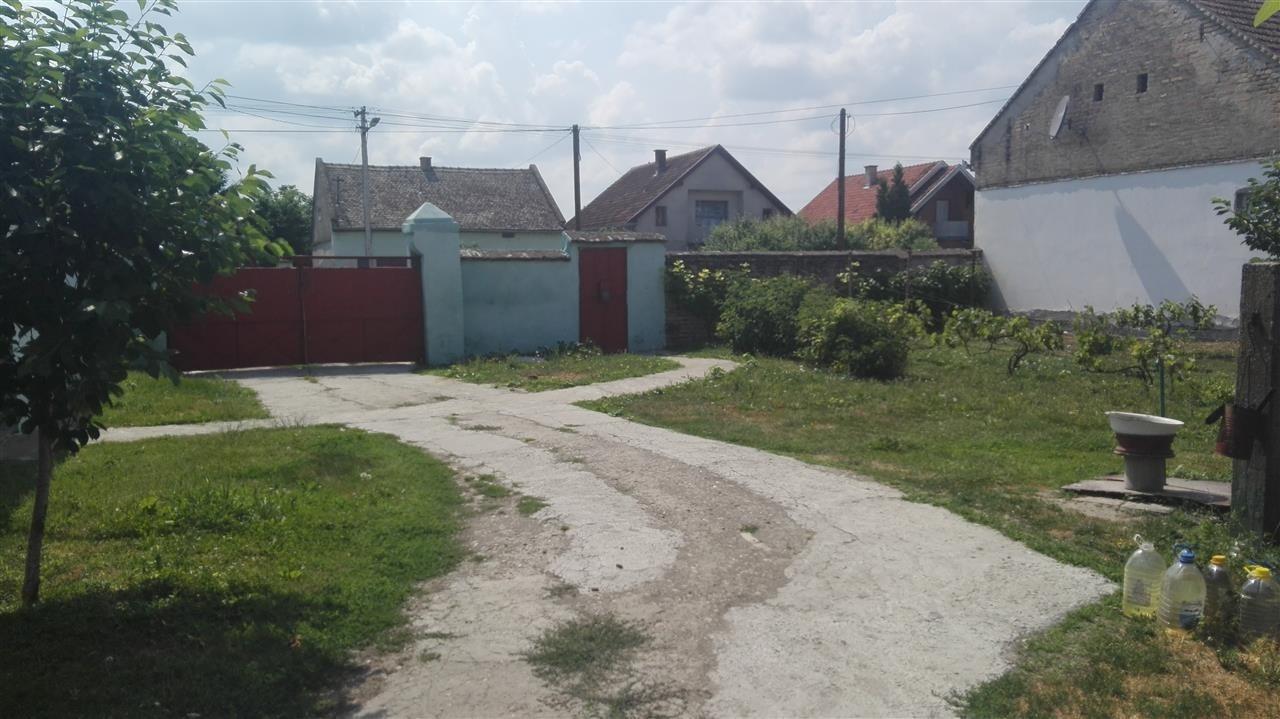 Kuca-u-curugu-povoljno