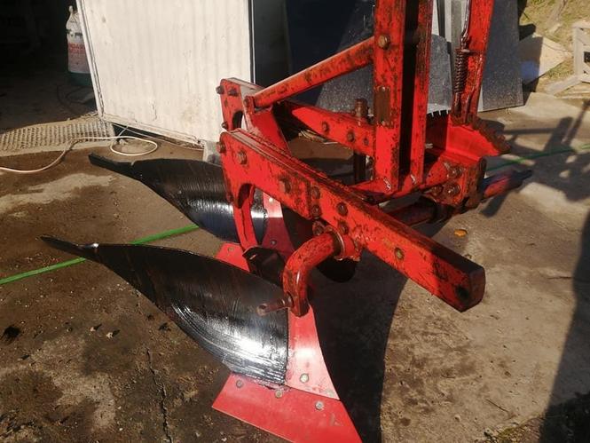 Plugovi IMT756