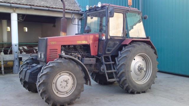 Traktor Belarus 1221