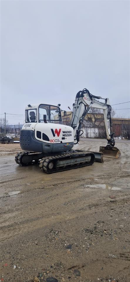 Neuson-8003