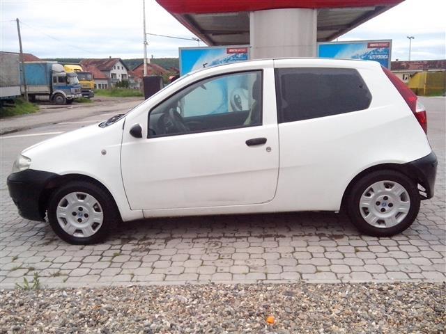 Prodajem auto