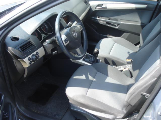 Opel-Astra-h---07-