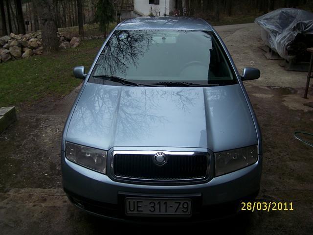 Skoda-Fabija-Eleganc--01