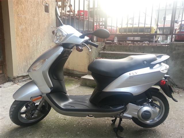Piaggio-Fly-150---09