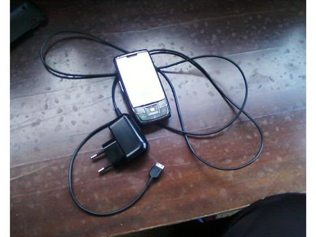 Samsung D880