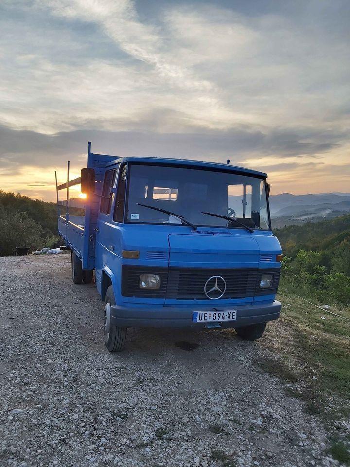 Mercedes-608