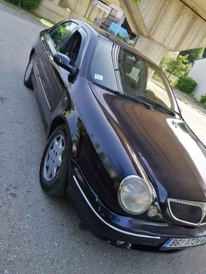 Lancia-Lybra