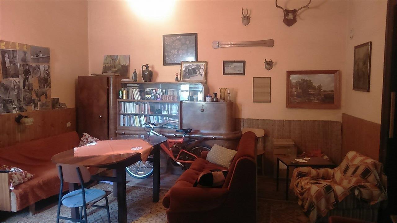 Velika-kuća-u-centru-Bezdana