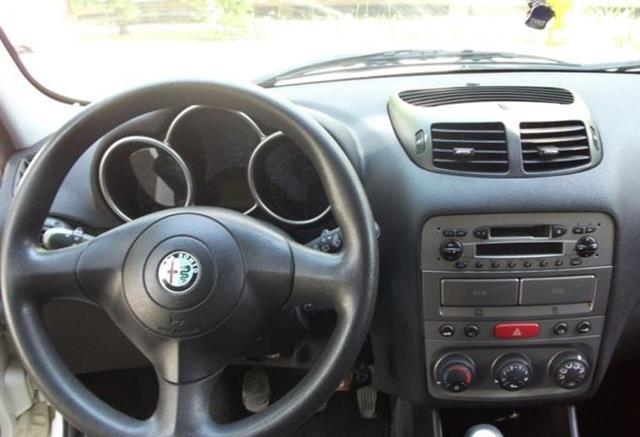 Alfa-Romeo-147--02