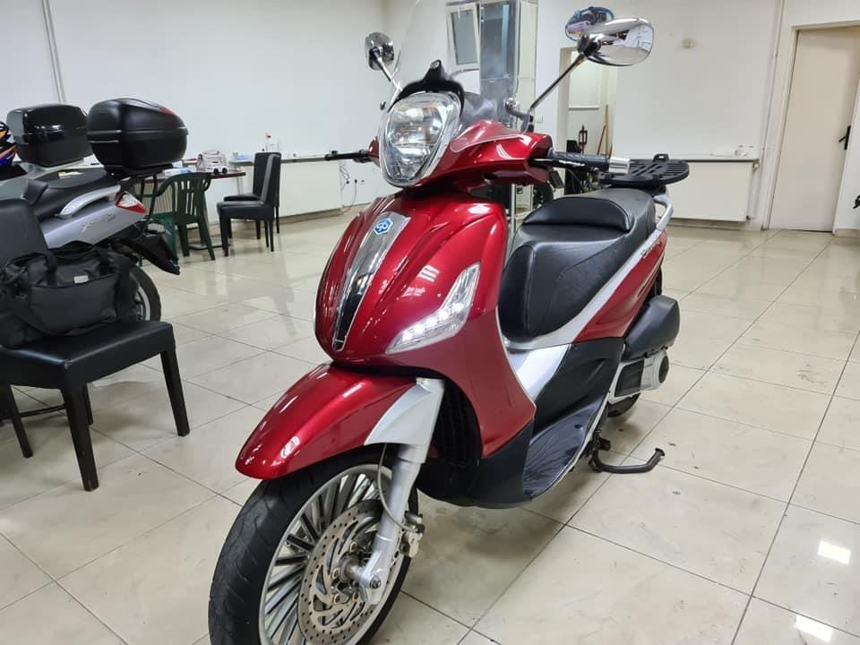 Piaggio-Beverly-300-2010-godina