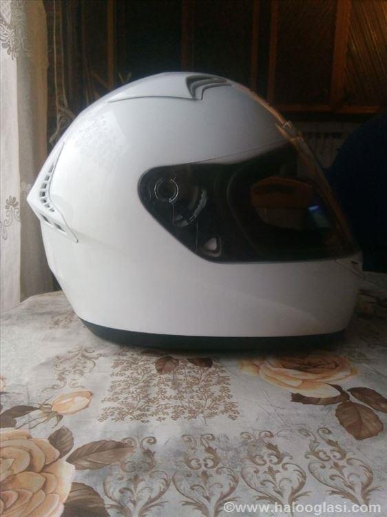 Mos-moto-kaciga
