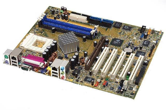 Asus-A7N8X-E-Deluxe