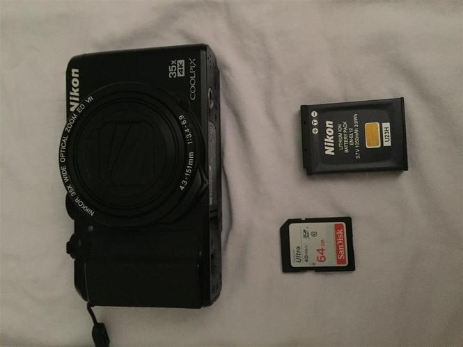 Nikon A900