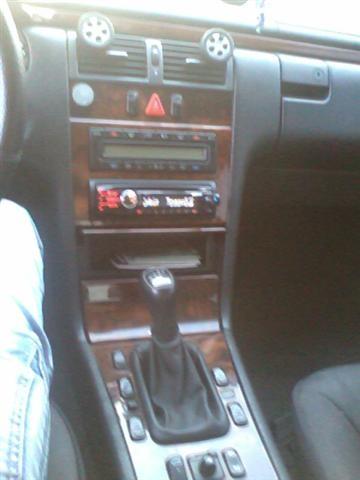 Mercedes-E-250-td-elegance--99