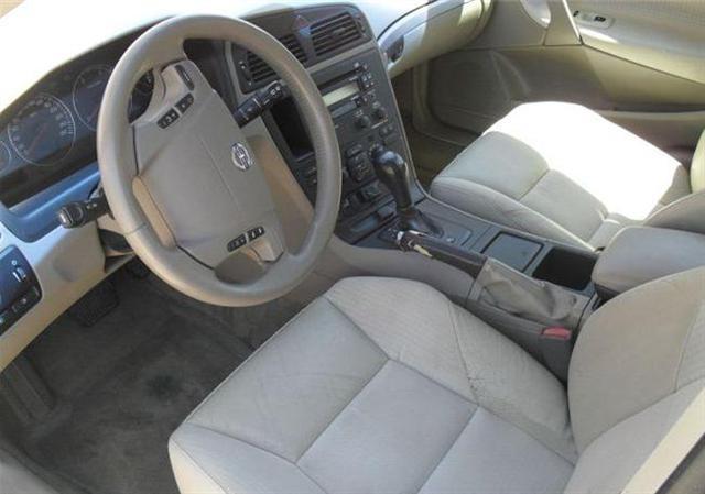 Volvo-V70--00