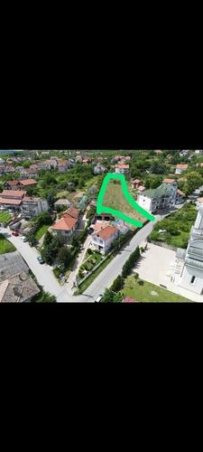 Prodajem plac u centru Leštana 