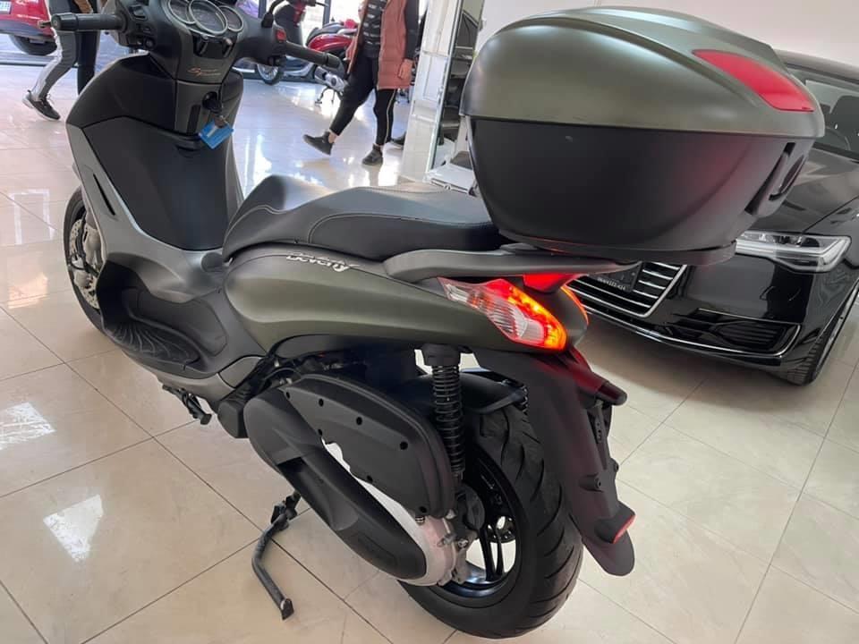 Piaggio-Beverly-350-ST-2017-godina