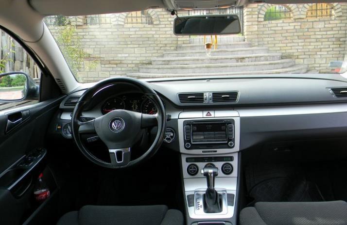 VW-Passat-B6--09